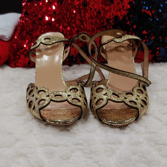 Gold Soft Pumps 😍 - Picture 2 of 5